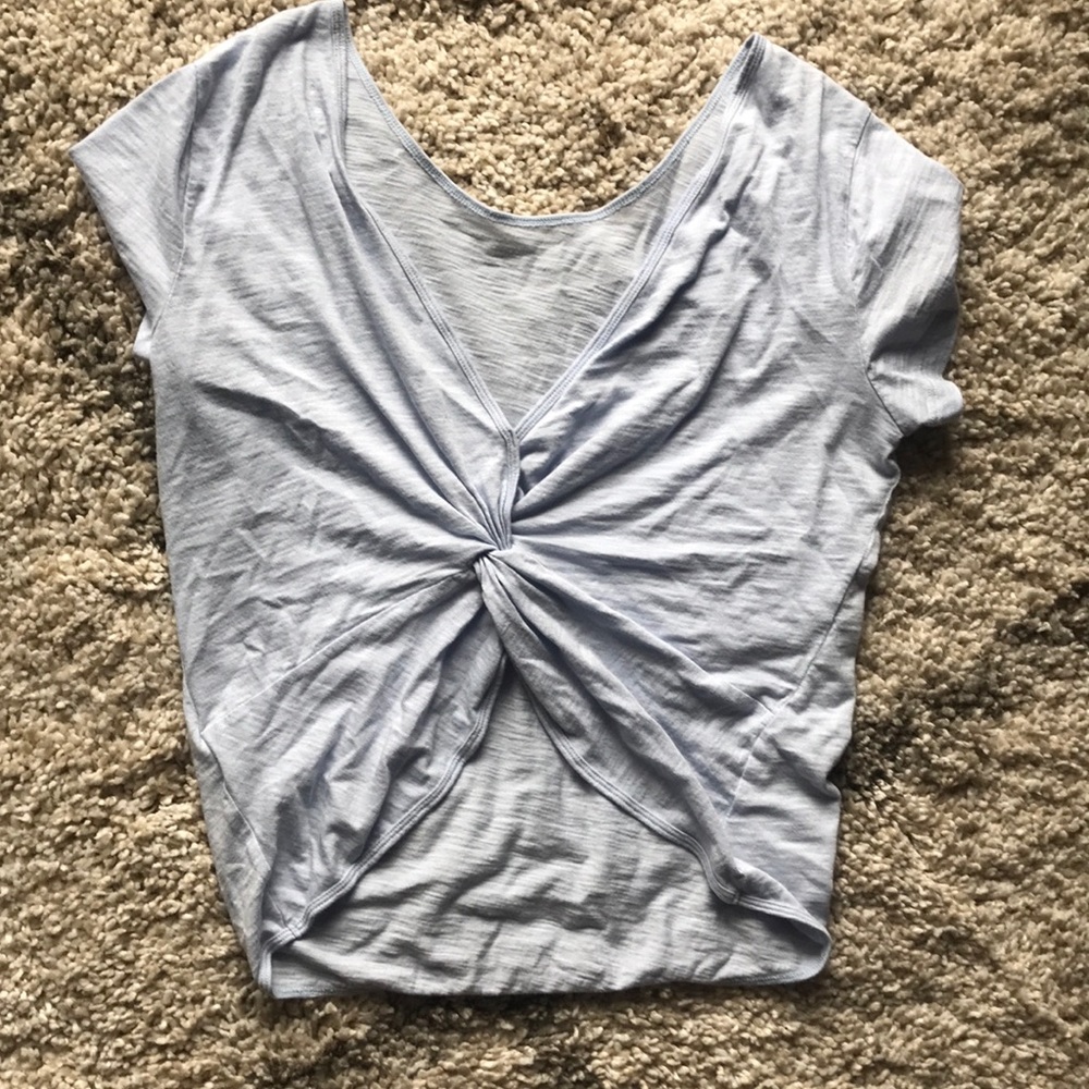 New A&F knotted tee